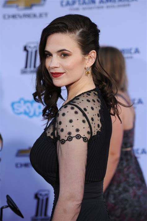 how tall is hayley atwell